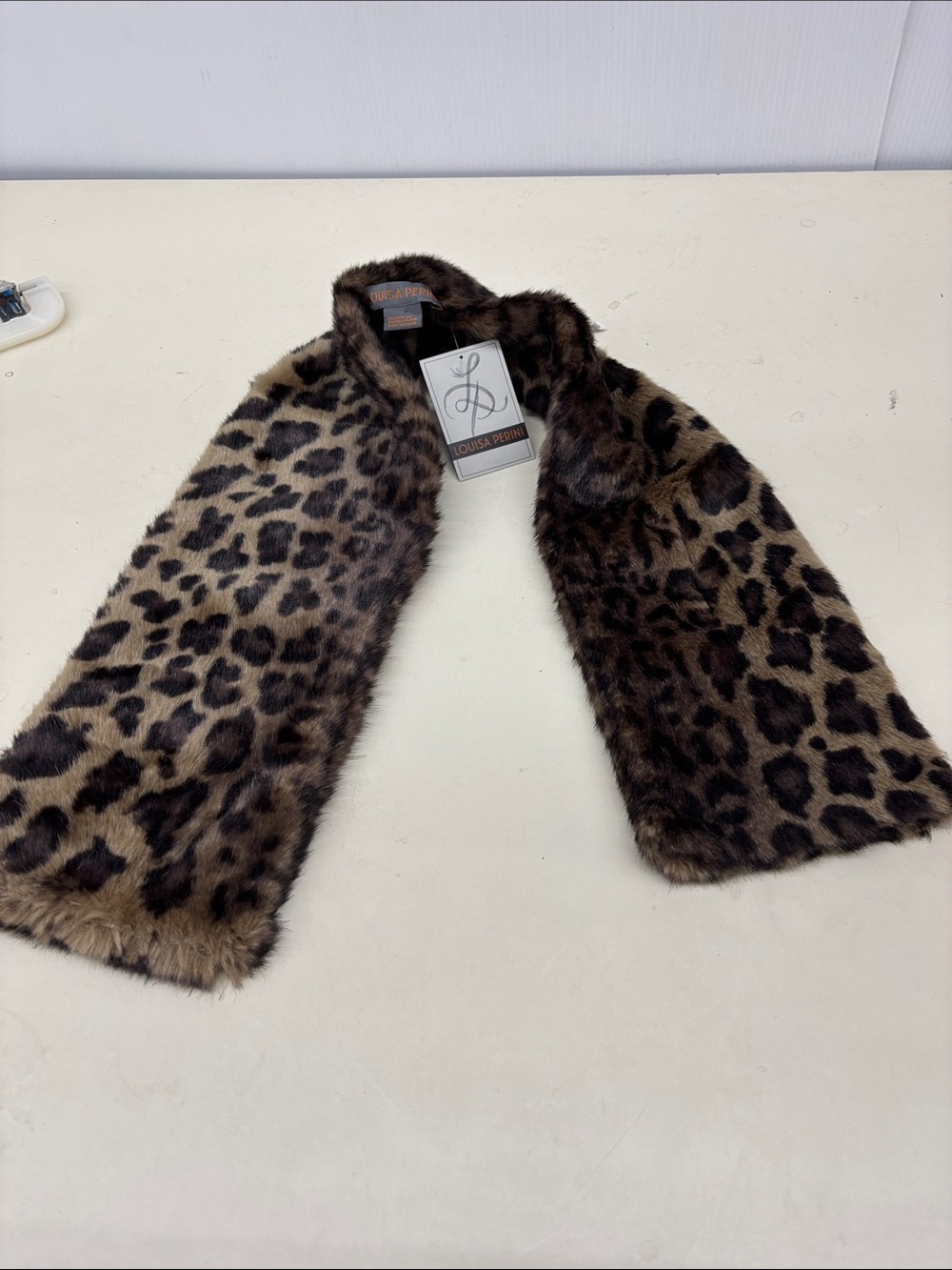 NWT Louisa Perini Leopard Print Faux Fur Scarf